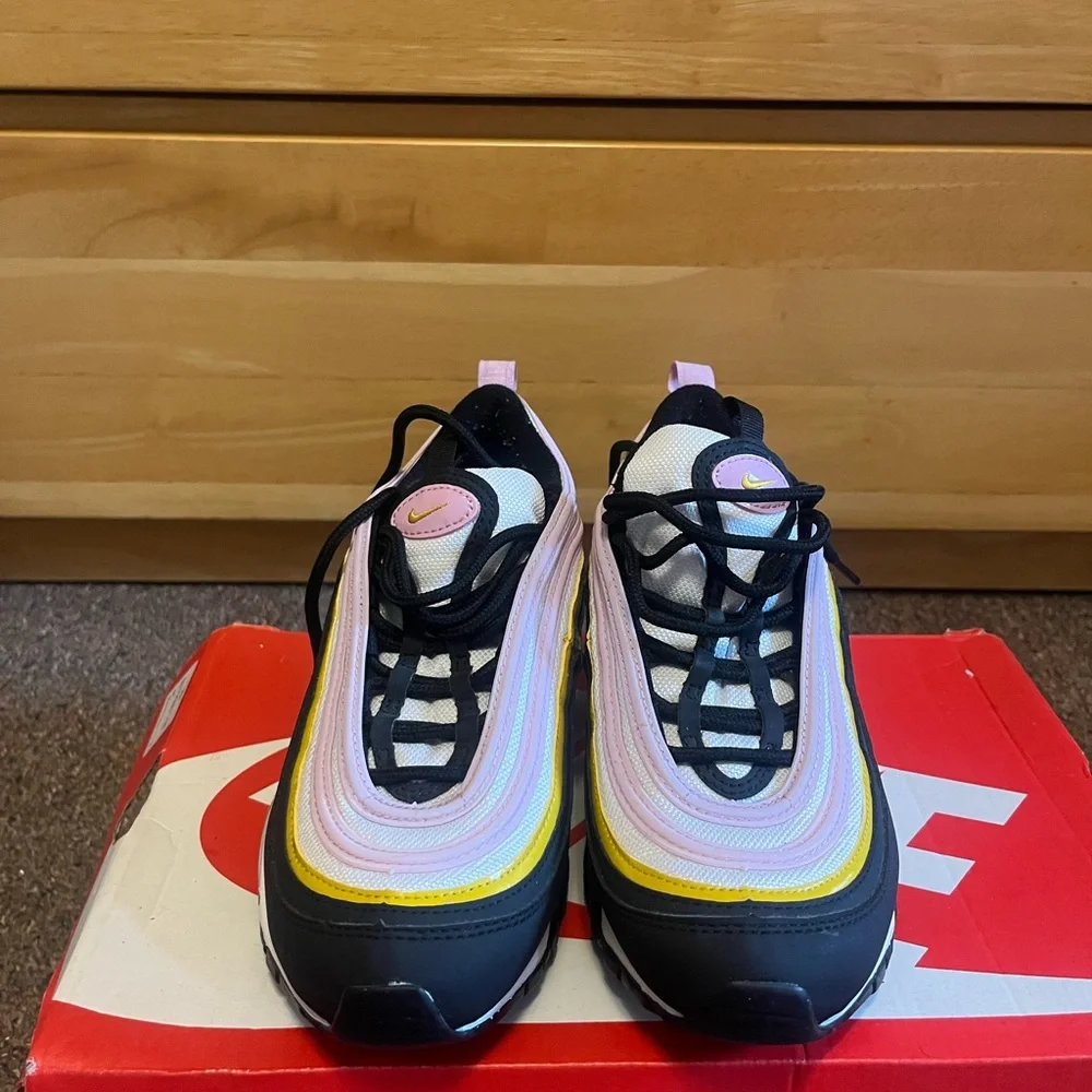 Nike Air Max 97 - Picture 2 of 4